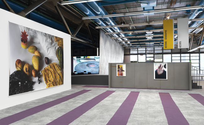 Fra utstillingen Wolfgang Tillmans, Rien ne nous y préparait − Tout nous y préparait, Centre Pompidou, 2025. Foto: Jens Ziehe